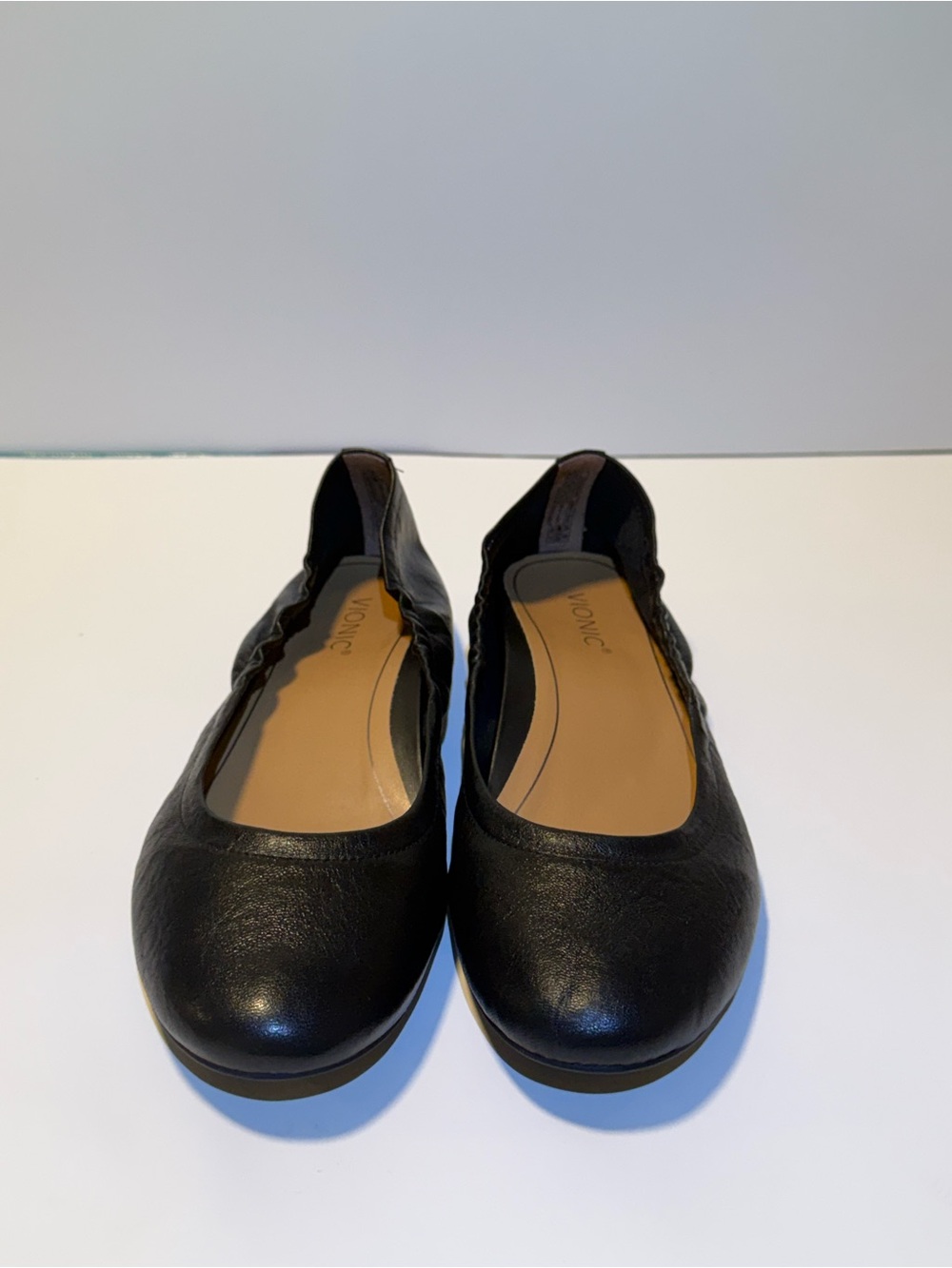 Vionic Black Leather Ballet Flats for Women